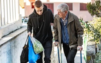 Хотели помочь — и сделали хуже: как непрошеная поддержка разрушает отношения и снижает самооценку