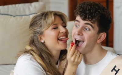 Аня Покров и Артур Бабич расписались в Петербурге