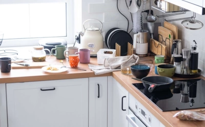 Поэтому кухня выглядит неряшливой: 10 предметов, которые создают ощущение беспорядка