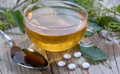 Главная ошибка при приеме таблеток: почему нельзя запивать лекарства чаем и напитками