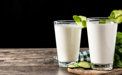 Кефир на ночь не так безобиден: почему тибетская медицина призывает отказаться от напитка перед сном