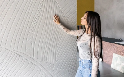 Что выбирают вместо обоев в 2026 году: привычные материалы уступают конкуренту с эффектом глубины