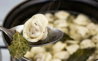 Как прокачать покупные пельмени: эти добавки обогащают вкус даже самых дешевых полуфабрикатов