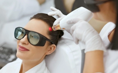 Если волосы редеют быстрее нормы: эти процедуры останавливают выпадение и запускают рост