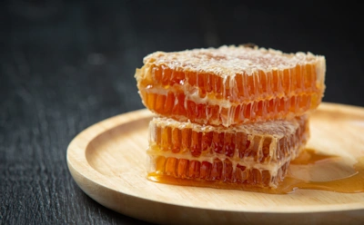 Так мед расскажет о себе все: как по цвету и текучести отличить натуральный продукт от подделки