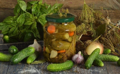 Фатальная ошибка при домашнем консервировании: почему стерилизация не спасает от ботулизма