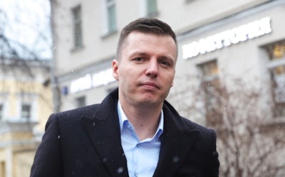 Клетка для блогера: прокурор запросил Артему Чекалину 7,5 лет колонии