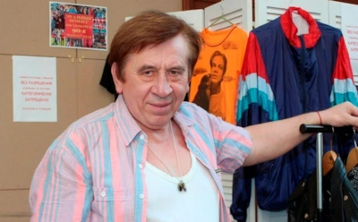 "Лёня Голубков" стремительно слепнет: звезду МММ Владимира Пермякова экстренно прооперировали