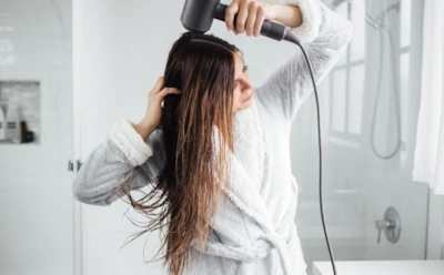 Навороченный фен — не значит хороший: какие опции важны для волос, а какие — сплошной маркетинг