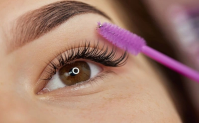 Густые ресницы без наращивания — это не миф: как приготовить рабочую сыворотку из простых средств