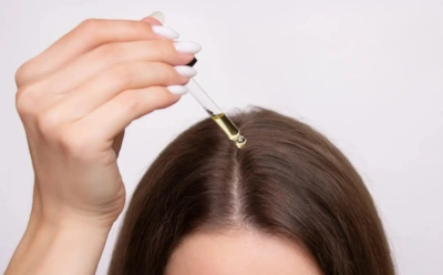 Этот способ возвращает блеск и борется с перхотью: какие эфирные масла выбрать и как получить результат