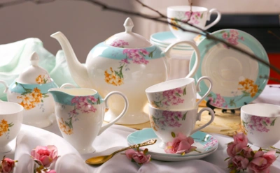 Фарфор легко выдает подделку: на что обычно не смотрят покупатели и потом жалеют о покупке