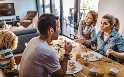 Этот разговор испортит ужин и отношения: пять острых тем, которые мгновенно перерастают в конфликт