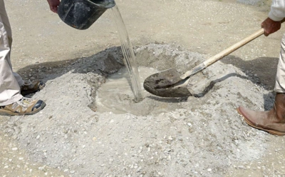 Поэтому бетон не держит форму: какой порядок замеса дает ровную и надежную смесь