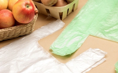 Пакеты превращаются в полезные вещи: как превратить их в коврики, корзины и авоськи за пару вечеров