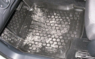 Резиновые коврики умирают первыми: как глицерин помогает восстановить их без детейлинга