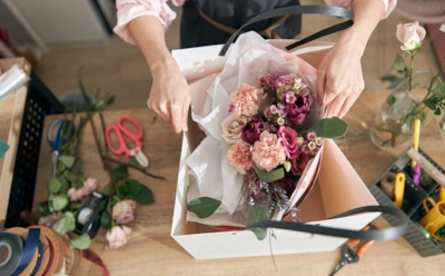 Не храните букет в упаковке: почему снятие обертки работает лучше любых добавок