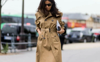 Плащ с фронта, который покорил подиумы: как солдатский тренчкот стал символом элегантности и стиля