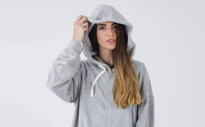 Худи — это не про спорт: как одна сцена из культового кино превратила серую толстовку в тренд