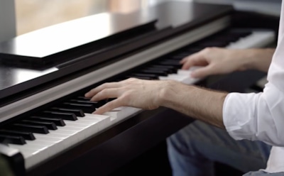 Как музыкальные инструменты влияют на тело: флейта, гитара и барабаны дают разный эффект