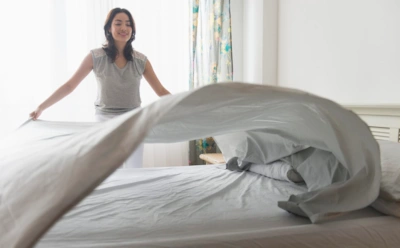 Как часто менять постельное белье: что происходит с тканью и зачем давать ему «дышать»