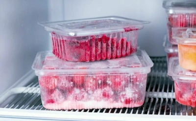 Пакеты для заморозки больше не нужны: чем заменить целлофан и хранить продукты удобнее и экологичнее
