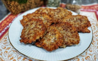 Выглядят как оладьи, но без муки: сочный завтрак с хрустящей коркой из вчерашней гречки