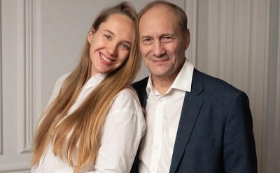 Радость в семье Евгения Сидихина: дочь звезды сериалов родила богатыря