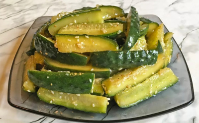 Жареные огурцы — странно лишь до пробы:  уникальная корейская закуска, которую нельзя готовить заранее