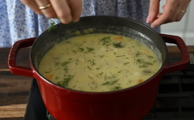 Не вздумайте выливать пересоленный суп: 3 способа смягчить вкус и избежать кулинарного позора