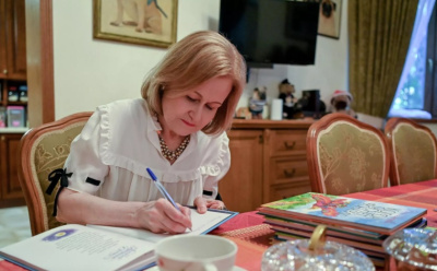 "Сунули носом в грязь": Дарья Донцова рассказала, как драила туалеты и выживала в нищете
