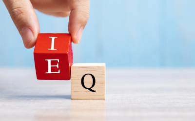 Эмоциональный интеллект виден в мелочах: почему высокий IQ не гарантирует легкую жизнь