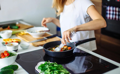 Кухня после готовки не должна выглядеть как поле боя: порядок начинается еще до начала приготовления