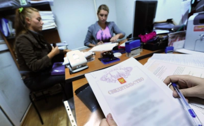 Наследники часто впустую ждут полгода: какие деньги умершего родственника можно получить сразу
