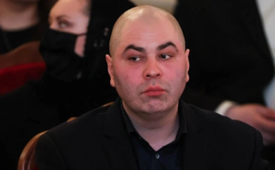 Олега Эйдельштейна со скандалом выселяют из элитного особняка Жириновского