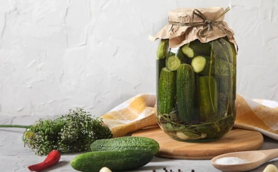 Переросшие огурцы в этой заготовке не узнать: в банке появляется вкус, которого от них совсем не ждешь