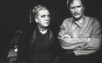 Василиса (Фаина Шевченко) и Васька Пепел (Сергей Яров) в фильме-спектакле «На дне»