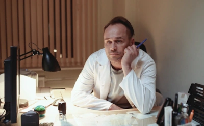 Максим Аверин в роли Олега Брагина в сериале «Склифосовский»