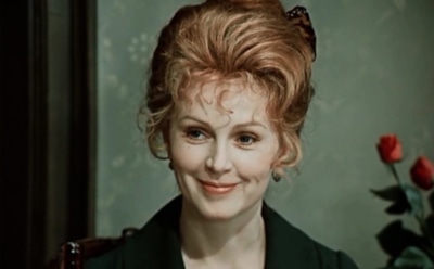 Валентина Титова в образе Елены Турбиной в фильме «Дни Турбиных»