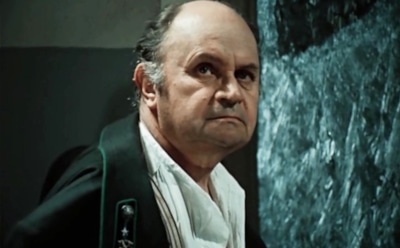 Виктор Чекмарев в роли Василия Лисовича в фильме «Дни Турбиных»