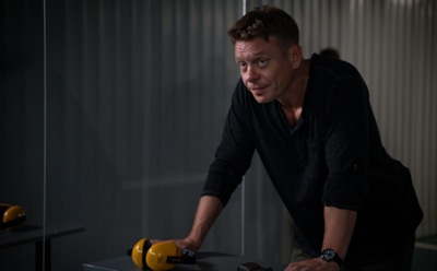 Павел Майков в образе Макарова в сериале «Девушки с Макаровым»