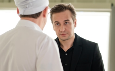 Кирилл Жандаров в образе Валерия Лунина в сериале «Загляни ему в голову»