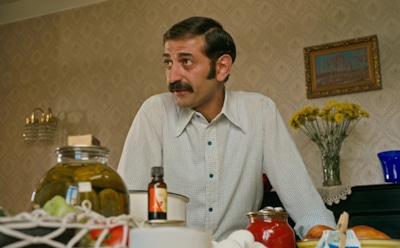 Армен Маргарян в образе Юрия Абгаряна в сериале «Манюня»