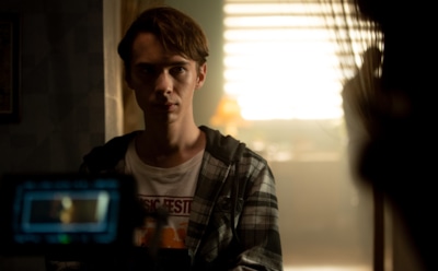 Денис Власенко в образе Артема в сериале «И снова здравствуйте!»