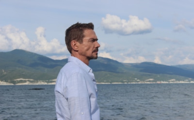 Денис Никифоров в образе Макара в сериале «БиМ»