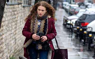 Ахсен Эроглу в образе Кумру в сериале «Ворон»