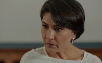 Юбка және трусики астына қарау