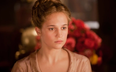 Алисия Викандер в образе Кити в сериале «Анна Каренина»