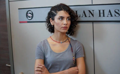 Ройбин Эрден в образе Аси в сериале «Дикий»