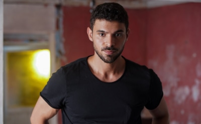 Халит Озгюр Сары в образе Ямана в сериале «Дикий»